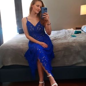 Spaghetti strap blue lace midi dress